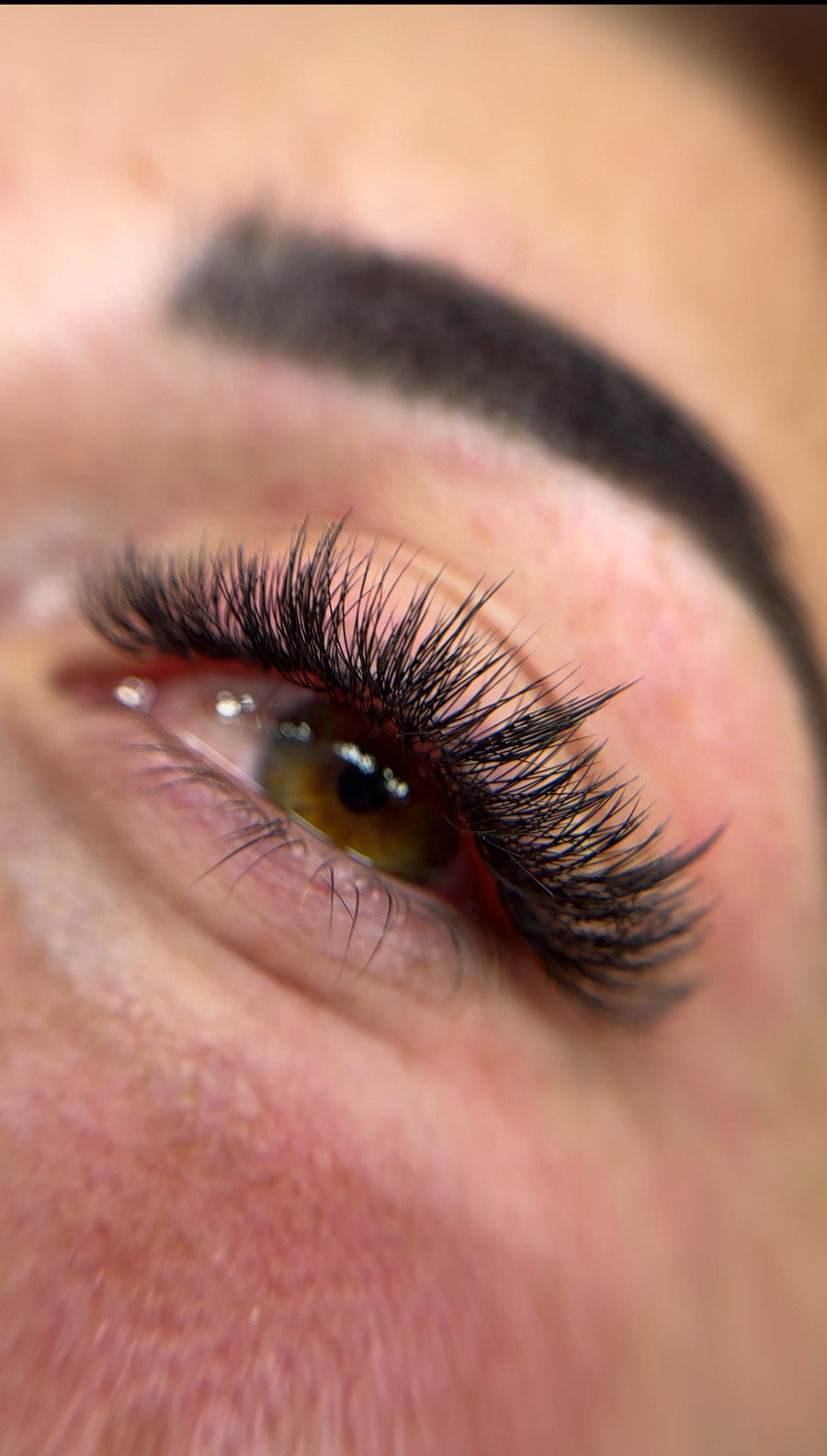 Extension de cils effet plume cils ultra léger  tendance 2025