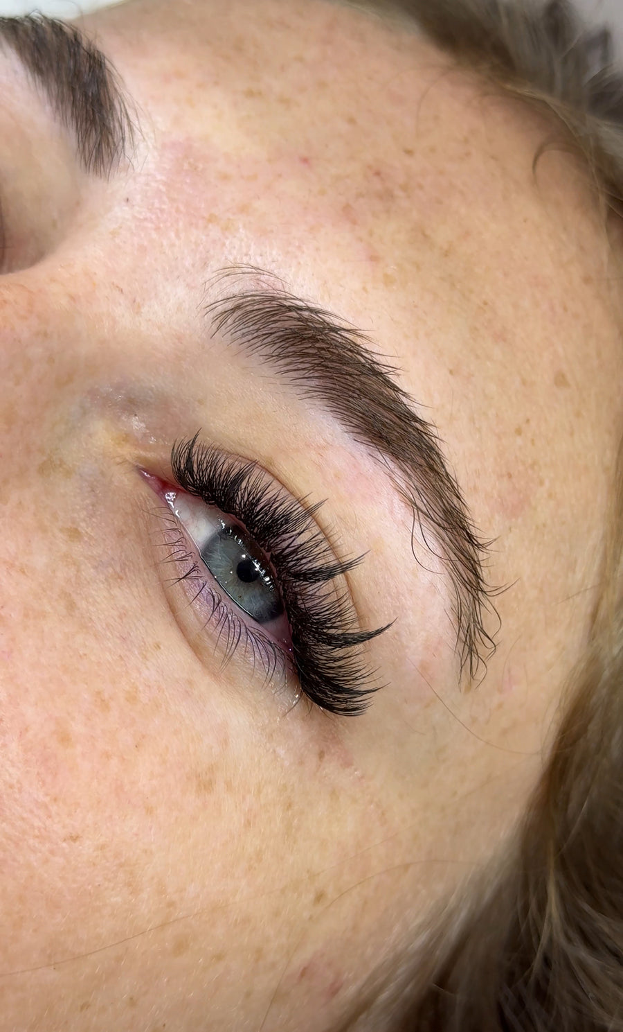 Extension de cils effet plume cils ultra léger tendance 2025 facile à travailler 